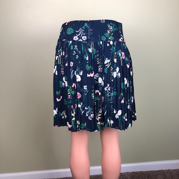 Ann Taylor LOFT Valley Floral Pleated Skirt Size 6 - Picture 5 of 8